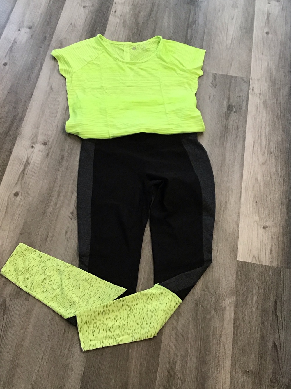 Xersion High-Waist Black Leggings with Top Neon Yellow sz Medium
